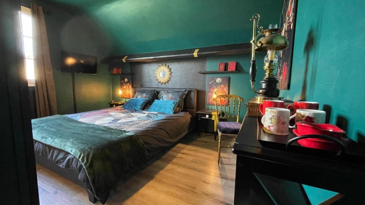 Les Nuits Victoriennes Bed & Breakfast Saint-Germain-du-Corbeis Exterior photo